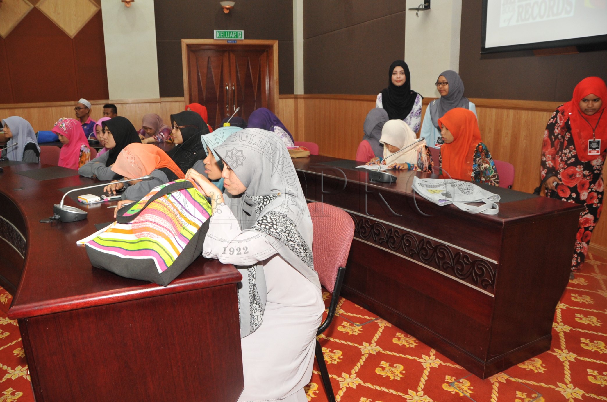 PRO 14 50 RECORD PRO 6861